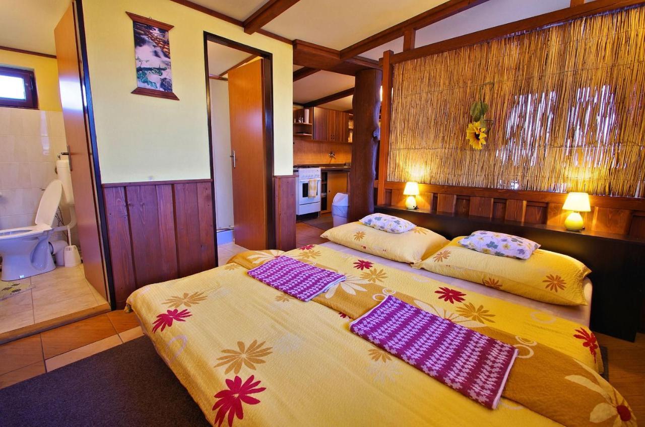 Yellow Paradise House Hrabušice 部屋 写真