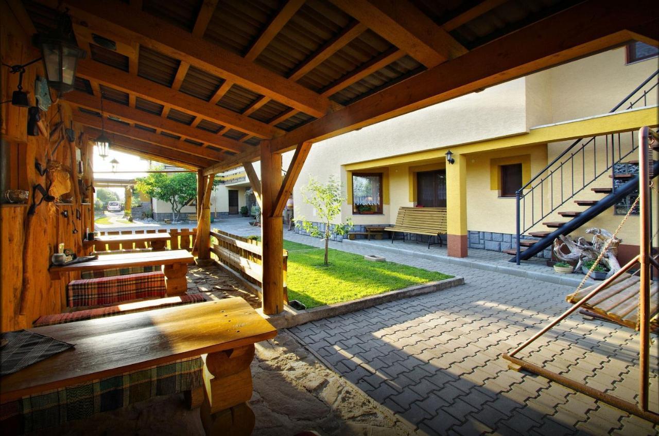 Yellow Paradise House Hrabušice エクステリア 写真
